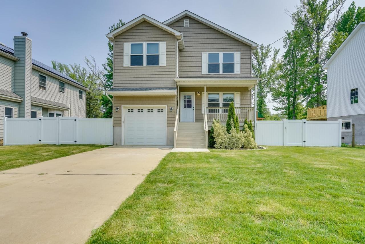 Gorgeous Keansburg Home With Pool Walk To Beach! Exterior photo